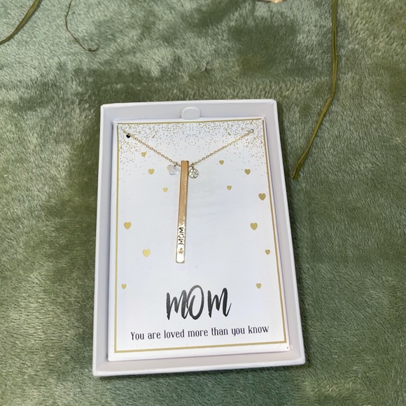 💕Mother’s Necklace Tiny Heart Crystal Flower NEW IN BOX - Picture 8 of 11